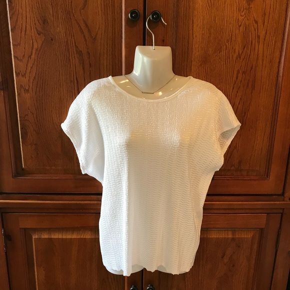 Kim Rogers Tops - Lightweight summer white top.
